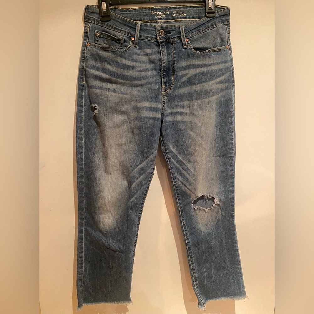 Levi's Women's Light-Medium Blue Distressed Cropped Jeans